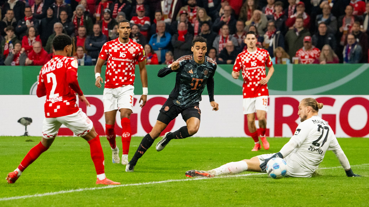 Mainz-Torwart Zentner verhinderte gegen Bayern München eine noch höhere Niederlage. - Foto: Torsten Silz/dpa