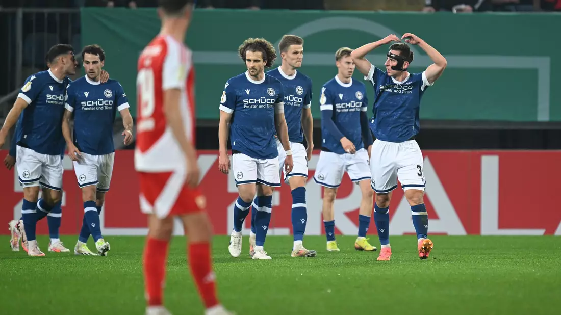 Der Drittligist schmeißt die Berliner aus dem Pokal. - Bild: Swen Pförtner/dpa