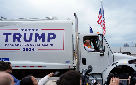 «Wie gefällt euch meine Müllabfuhr?», fragte Trump. - Foto: Julia Demaree Nikhinson/AP/dpa