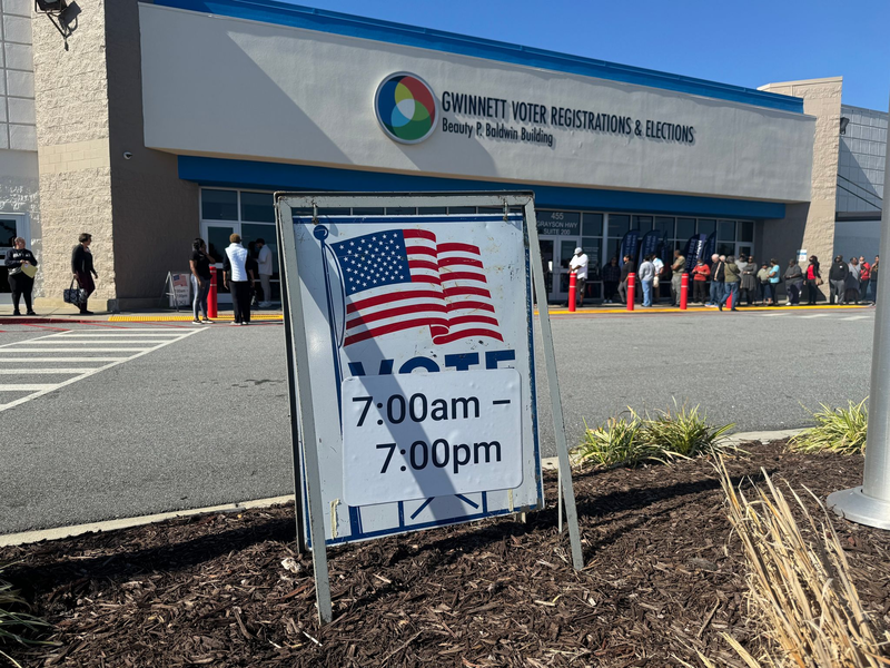 Ein Wahllokal in Georgia - Foto: Luzia Geier/dpa