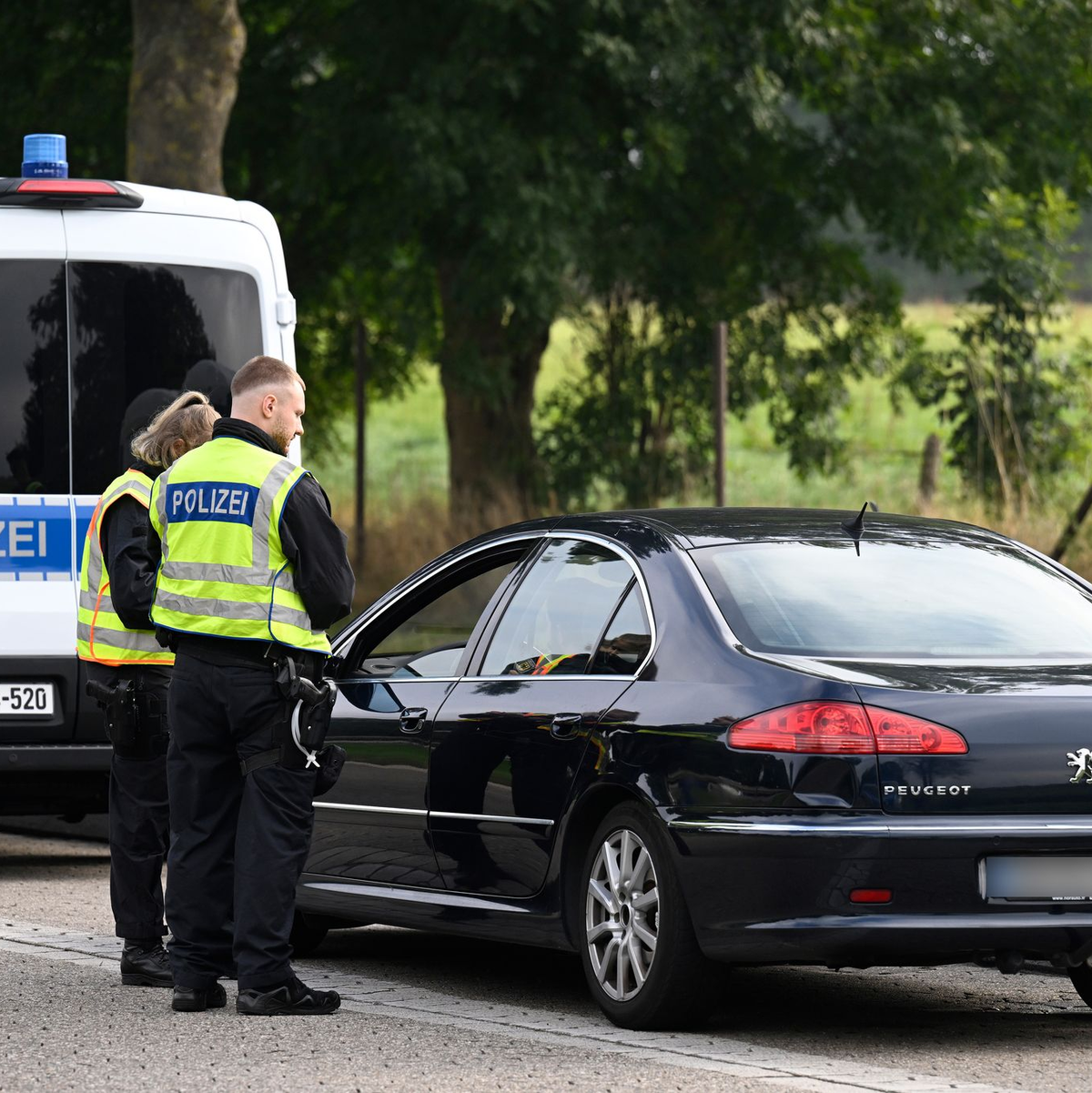 Am 16. September haben die Kontrollen an der Grenze zu Belgien, Frankreich, den Niederlanden, Luxemburg und Dänemark begonnen. (Archivfoto) - Foto: Roberto Pfeil/dpa