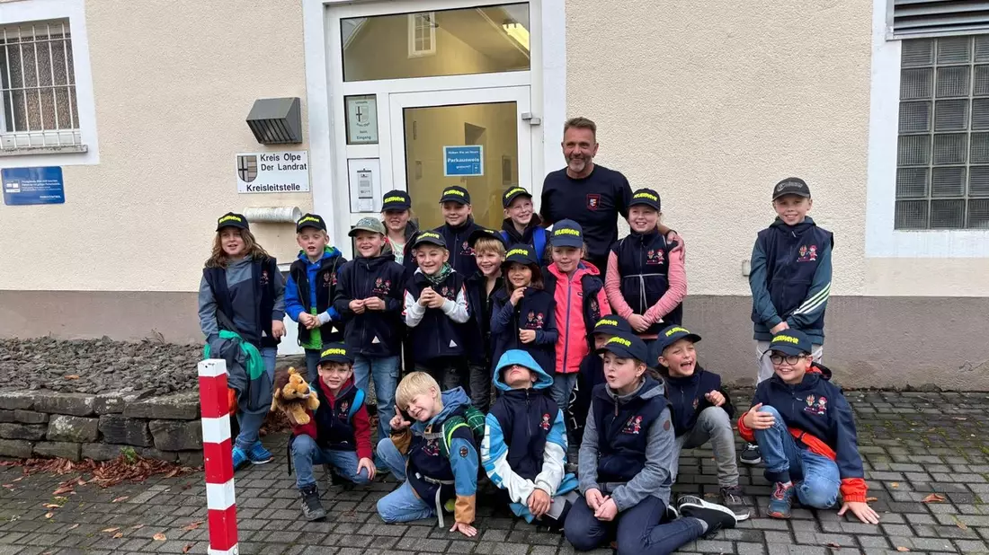 FW-OE: Neue Eindrücke für die LöschKids der Einheit Kirchhundem - Bild: presseportal.de