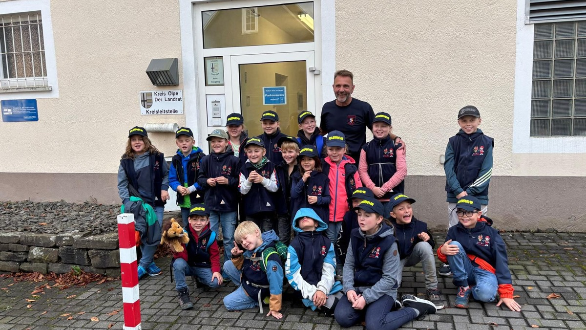 FW-OE: Neue Eindrücke für die LöschKids der Einheit Kirchhundem - Foto: presseportal.de