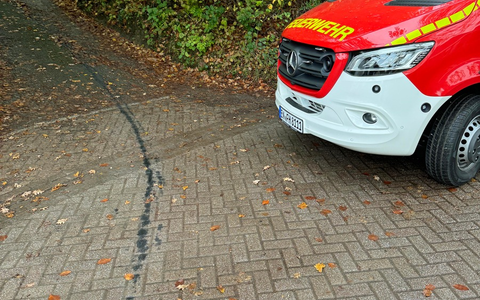 FW-EN: Feuerwehr kam kaum zur Ruhe: 10 Einsätze in 24 Stunden - Feuerwehr nachts im Dauereinsatz - Tagsüber primär mit Ölspuren beschäftigt. - Foto: presseportal.de