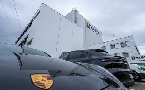 Porsche übernimmt Mehrheit von Varta-Tochter (Archiv-Foto) - Foto: Stefan Puchner/dpa