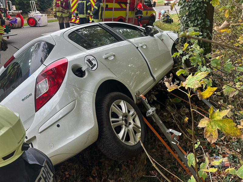 FW-OLL: Verkehrsunfall auf der Wildeshauser Straße: Feuerwehr befreit eingeschlossene Person - Foto: presseportal.de