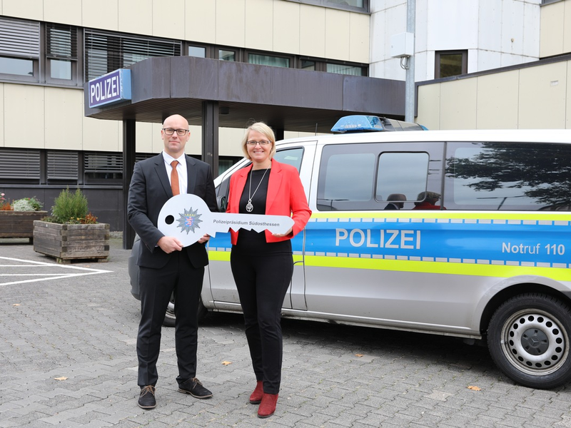 POL-OF: Führungswechsel bei der Polizeidirektion Main-Kinzig: Martin Nickl ist neuer Leiter / Verabschiedung seiner Vorgängerin Ute Jacobs - Foto: presseportal.de
