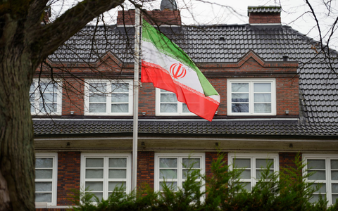 Drei Wochen nach der vom Iran bekanntgegebenen Hinrichtung des Deutsch-Iraners Sharmahd hat die Bundesregierung die angekündigten Konsequenzen vollzogen. Die Botschaft in Berlin bleibt geöffnet. - Foto: Gregor Fischer/dpa Drei Wochen nach der vom Iran bekanntgegebenen Hinrichtung des Deutsch-Iraners Sharmahd hat die Bundesregierung die angekündigten Konsequenzen vollzogen. Die Botschaft in Berlin bleibt geöffnet. - Foto: Gregor Fischer/dpa