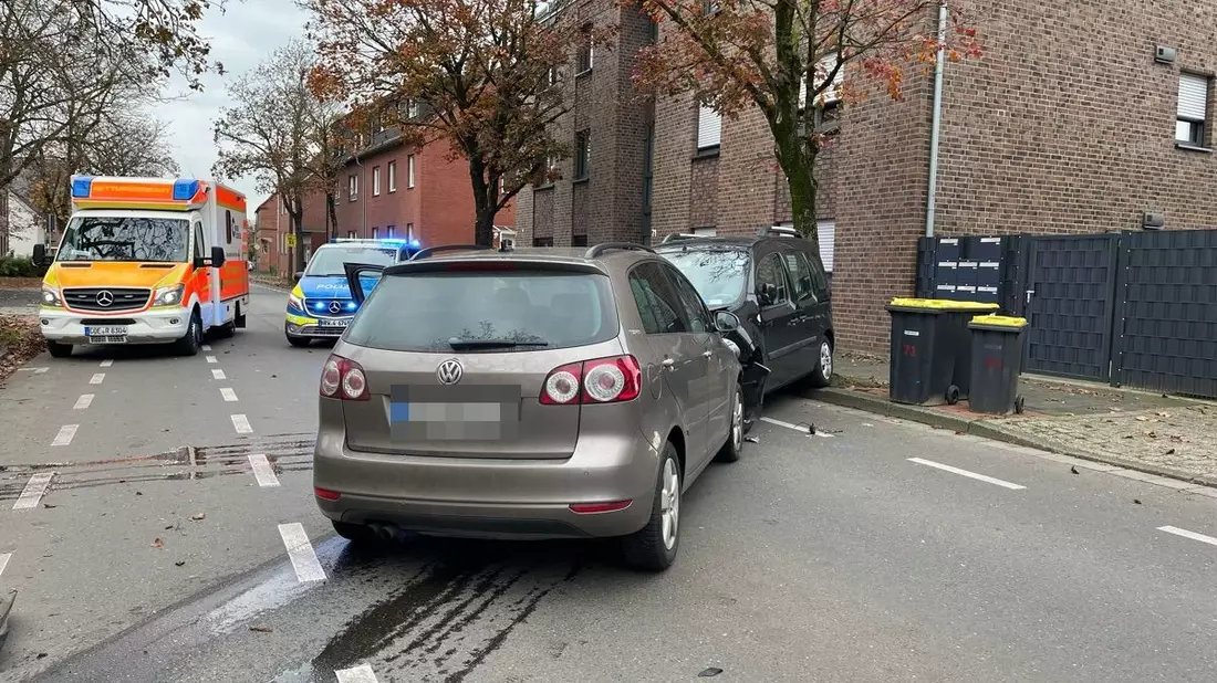 POL-COE: Lüdinghausen, Mühlenstraße/ Auto prallt mit Kind zusammen - Bild: presseportal.de