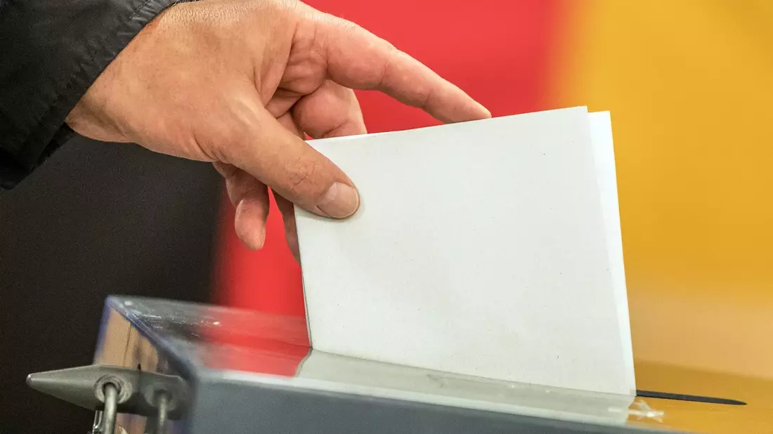 +++ Achtung Sperrfrist (Print, Radio und Online): 18.00 Uhr +++ARD-DeutschlandTREND: Gut jeder Zweite wünscht sich vorgezogene Neuwahlen - Bild: presseportal.de
