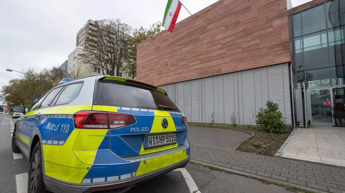 Bundesregierung schließt alle iranischen Generalkonsulate - Bild: Boris Roessler/dpa