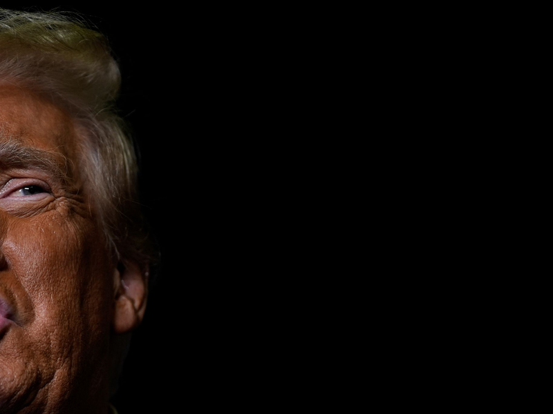 Trump fordert vom Sender CBS mehrere Milliarden US-Dollar Schadenersatz.  - Foto: Julia Demaree Nikhinson/AP/dpa