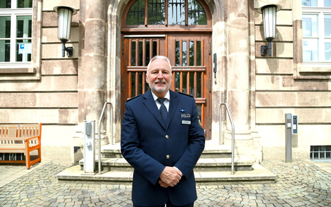 POL-E: Essen / Mülheim an der Ruhr: Verabschiedung von Detlef Köbbel - Direktionsleiter Gefahrenabwehr / Einsatz geht in den Ruhestand - Foto: presseportal.de