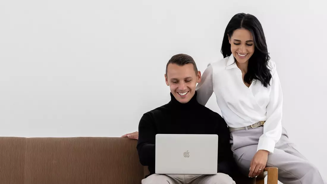 Michael und Lobna Schafhauser: Kann man sich Copywriting selbst beibringen? - Bild: presseportal.de
