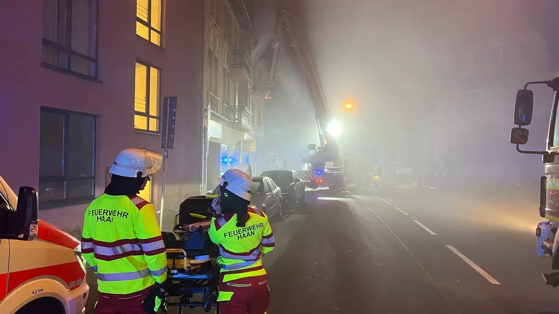 FW-HAAN: Wohnung brennt an der Bahnhofstraße aus - eine Verletzte - Bild: presseportal.de