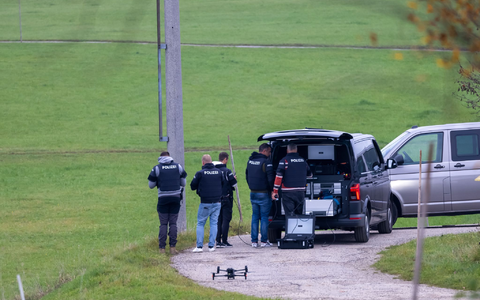 Die Polizei warnt, dass der flüchtige Täter gefährlich ist. - Foto: Fotokerschi/Franz Plechinger/APA/dpa Die Polizei warnt, dass der flüchtige Täter gefährlich ist. - Foto: Fotokerschi/Franz Plechinger/APA/dpa