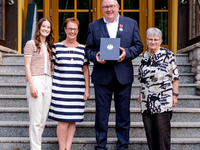 Eine Schule, ein Leben: Bernd Schako zeigt, dass Ehrenamt sich lohnt und erhält das Bundesverdienstkreuz für seine Verdienste am Pädagogium Bad Sachsa - Foto: presseportal.de