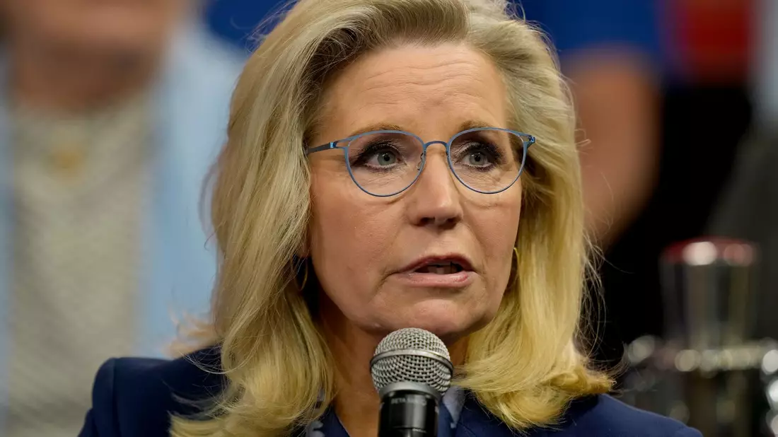 Die Republikanerin Liz Cheney ist eine der größten innerparteilichen Kritikerinnen Trumps.  - Bild: Matt Rourke/AP