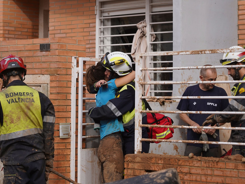 Am Dienstag hatte es teils so viel Regen gegeben wie sonst in einem Jahr.  - Foto: Alberto Saiz/AP/dpa