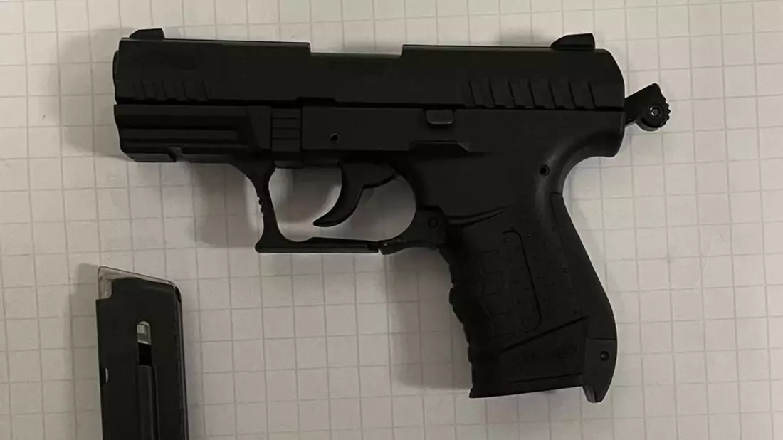 BPOL NRW: Mann bedroht 15-Jährige mit Waffe - Bundespolizei stellt Tatverdächtigen - Bild: presseportal.de