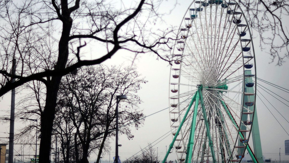 Nach einem Stromausfall läuft die Deutzer Kirmes in Köln wieder. (Archivbild) - Foto: Marius Becker/dpa
