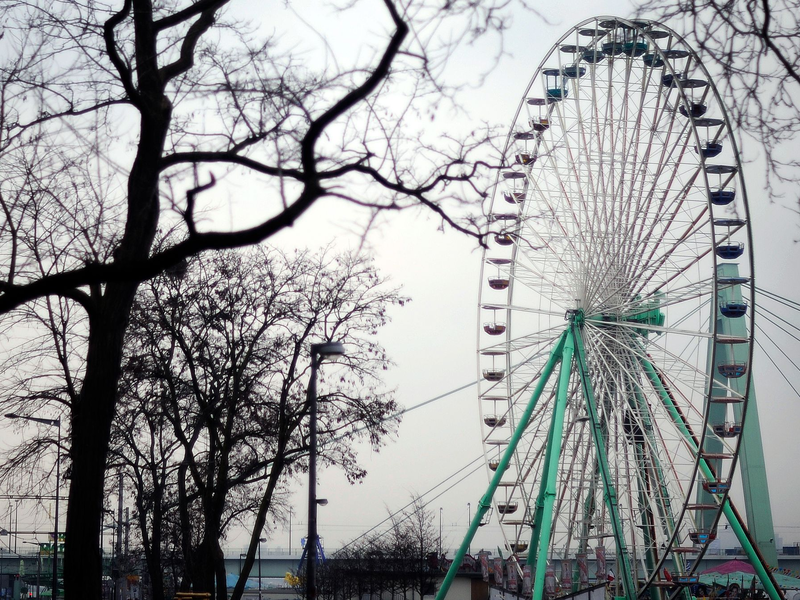 Nach einem Stromausfall läuft die Deutzer Kirmes in Köln wieder. (Archivbild) - Foto: Marius Becker/dpa