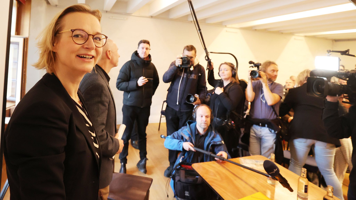 Wolf will in Koalitionsverhandlung Markenkern des BSW klar formulieren. - Foto: Bodo Schackow/dpa