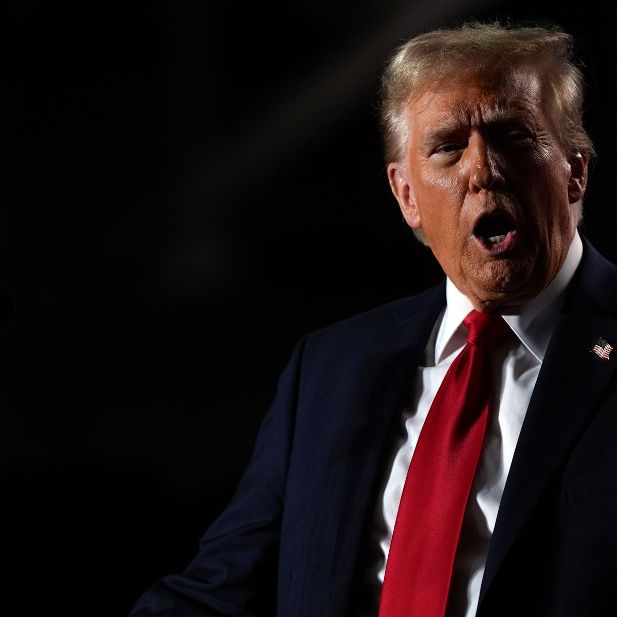 Trump ist für seine aggressive Rhetorik bekannt. (Archivbild) - Foto: Julia Demaree Nikhinson/AP/dpa