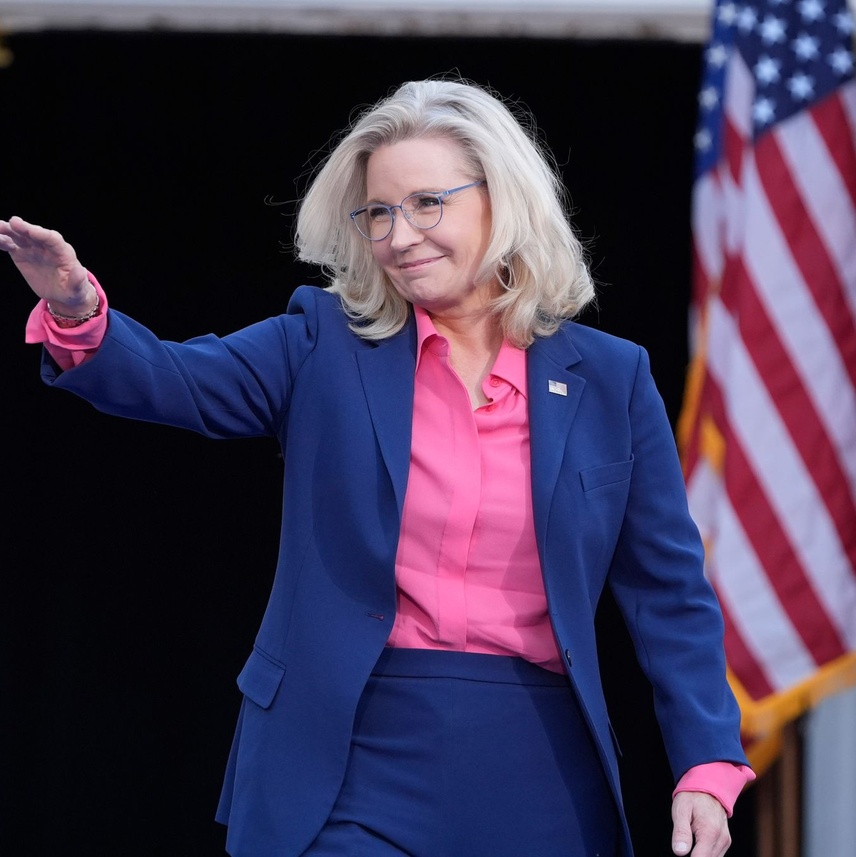 Liz Cheney stärkt der Demokratin Harris im Wahlkampf den Rücken. (Archivbild) - Foto: Mark Schiefelbein/AP/dpa