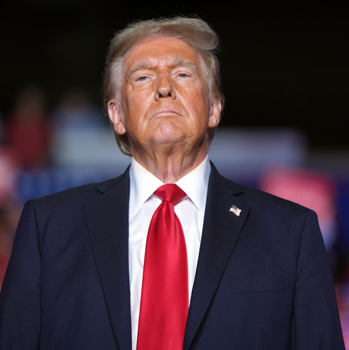 Eigentlich lag Trump in Umfragen in Iowa bisher vor Harris.  - Foto: Evan Vucci/AP/dpa