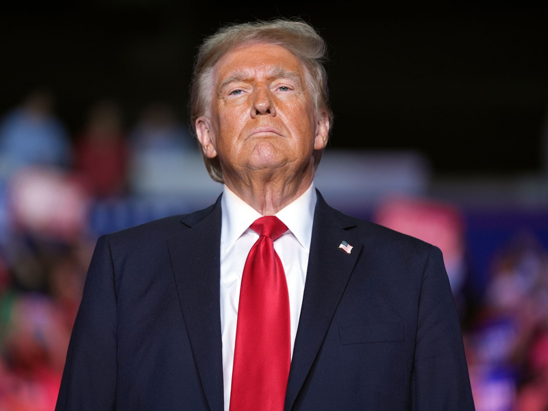 Eigentlich lag Trump in Umfragen in Iowa bisher vor Harris.  - Foto: Evan Vucci/AP/dpa