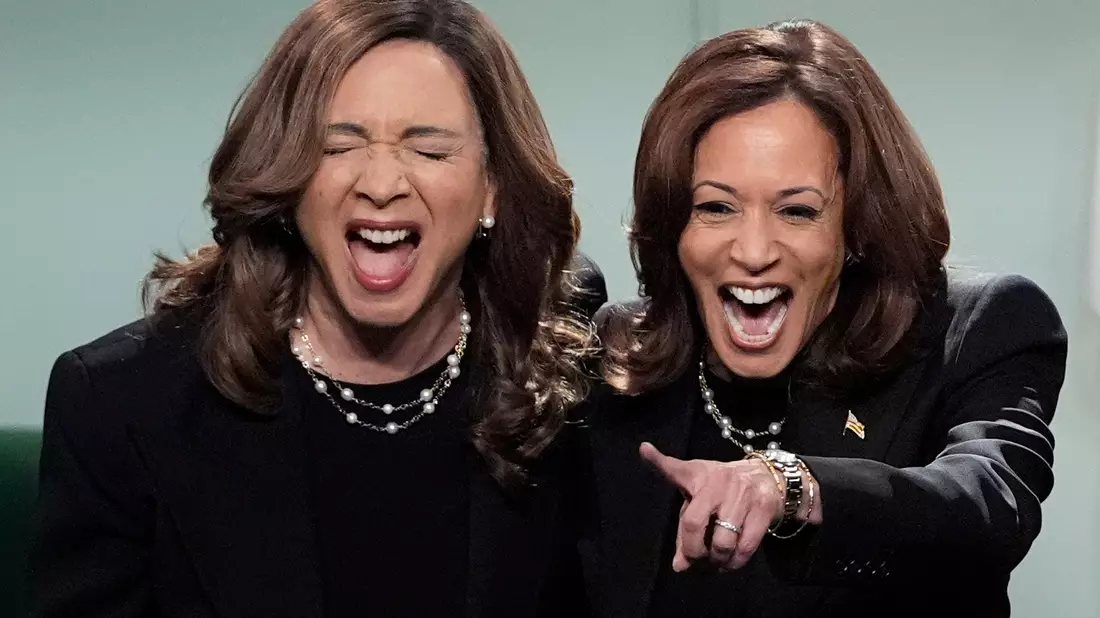 Im Wahlkampfendspurt scheut Harris keinen Spott - und wagt sich zu «Saturday Night Live». - Bild: Jacquelyn Martin/AP/dpa