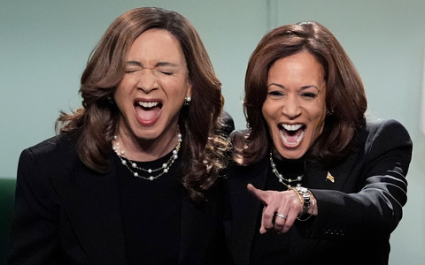 Im Wahlkampfendspurt scheut Harris keinen Spott - und wagt sich zu «Saturday Night Live». - Foto: Jacquelyn Martin/AP/dpa