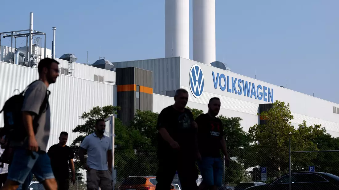 9.500 Mitarbeiter bauen in Zwickau Elektroautos für die Marken VW, Audi und Cupra. (Archivbild) - Bild: Hendrik Schmidt/dpa