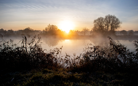 Das Herbstwetter ist auch in der kommenden Woche stabil - Foto: Hauke-Christian Dittrich/dpa