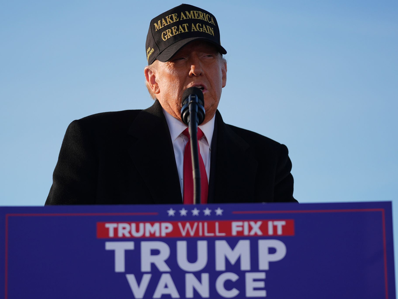 Trump zeichnet ein düsteres Bild der USA. (Archivbild) - Foto: Evan Vucci/AP