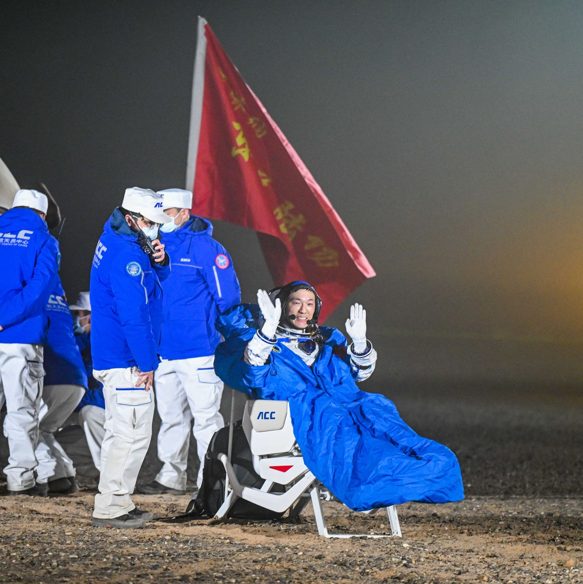 Die Rückkehr der «Shenzhou 18» zur Erde von der Raumstation dauerte mehrere Stunden.  - Foto: Lian Zhen/XinHua/dpa