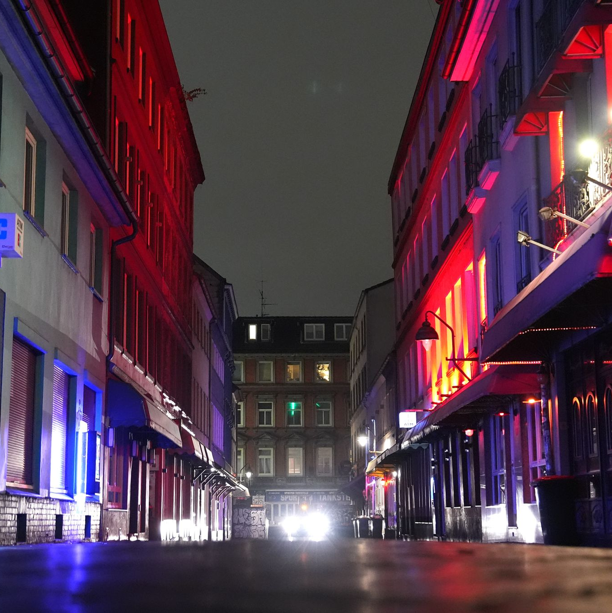 Am Freitag soll die neue Anlage stehen.  - Foto: Marcus Brandt/dpa