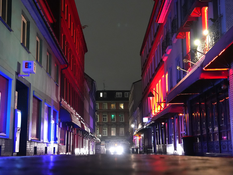 Am Freitag soll die neue Anlage stehen.  - Foto: Marcus Brandt/dpa