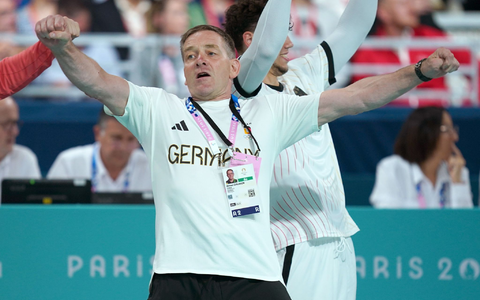 Alfred Gislason plant sein Karriereende als Handball-Bundestrainer nach der WM 2027.  - Foto: Marcus BrandtŽ/dpa