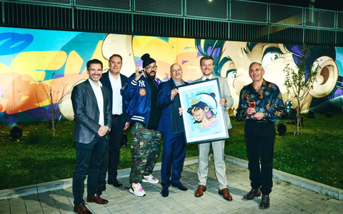 Exklusiv für den BMW Bank Drivers Club: Neues Street-Art-Kunstwerk an der Stützwand der Gustav-Adolf-Brücke der BMW Niederlassung Nürnberg feierlich enthüllt - Foto: presseportal.de