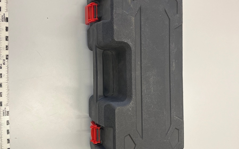 POL-OE: Wer kann Angaben zu Werkzeugkoffer mit Minikettensäge machen? - Foto: presseportal.de