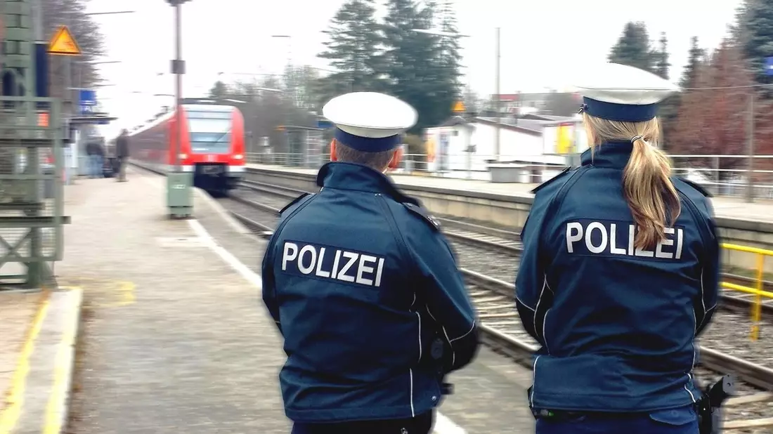 Bundespolizeidirektion München: Tragischer Personenunfall / 20-Jähriger am S-Bahnhaltepunkt verunglückt und schwerstverletzt - Bundespolizei sucht Zeugen - Bild: presseportal.de