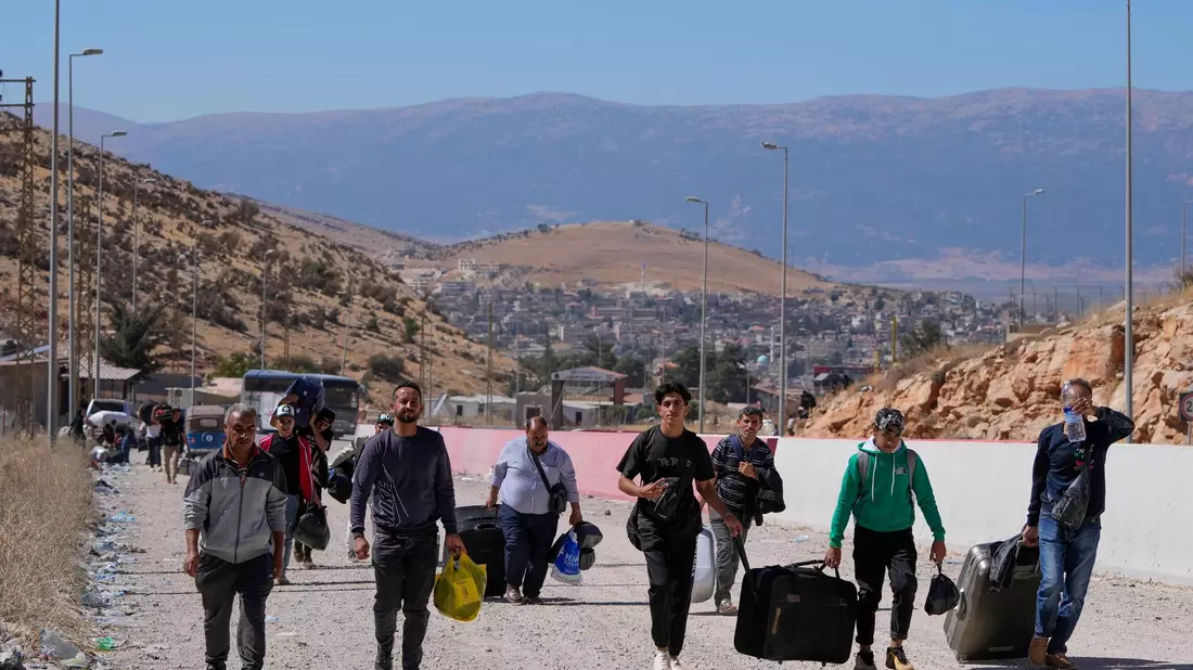 Etwa zwei Drittel der aus dem Libanon kommenden Flüchtlinge sind Syrer und etwa ein Drittel libanesische Staatsbürger. (Archivbild) - Bild: Hassan Ammar/AP/dpa