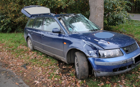 POL-MI: Zwei Schilder und Zaun überfahren - Foto: presseportal.de