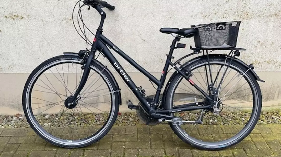 POL-HK: Essel/A 7: Ohne Führerschein und unter Drogeneinfluss; Schwarmstedt: Fahrradeigentümer gesucht (FOTO); Soltau: Vorsicht: Betrüger geben sich als Vorwerk-Mitarbeiter aus! - Bild: presseportal.de