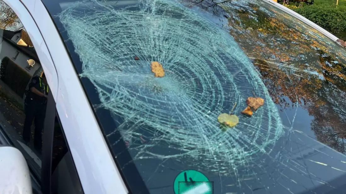 POL-SU: Autofahrer fährt bei Rot - 12-jähriger Radfahrer musste ins Krankenhaus - Bild: presseportal.de