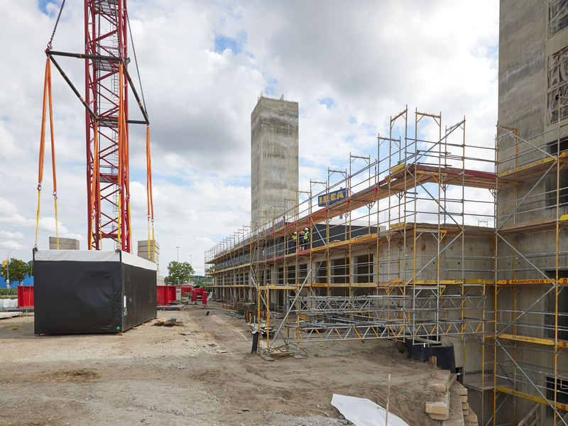 Zu hohe Zinsen, zu wenig Bauland: Die Lage auf dem deutschen Wohnungsmarkt bleibt angespannt. (Archivbild) - Foto: Joerg Carstensen/dpa