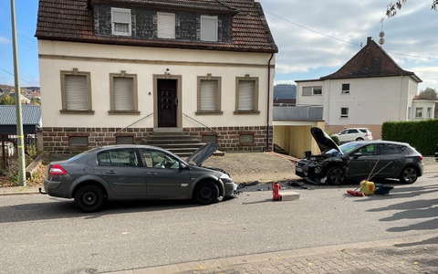 POL-PDKL: Drei Leichtverletze bei Frontalzusammenstoß - Foto: presseportal.de