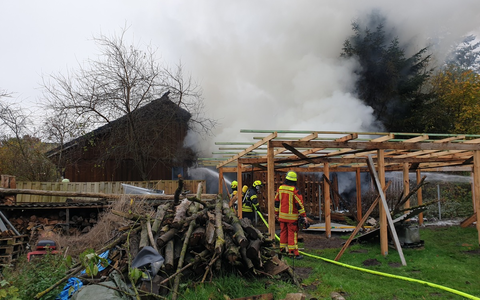 FW-RD: Wohnhaus- und Carportbrand in Timmaspe (Kreis Rendsburg-Eckernförde) - Foto: presseportal.de